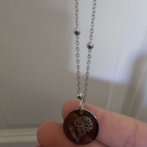 Elegant Silver Floral Pendant Necklace